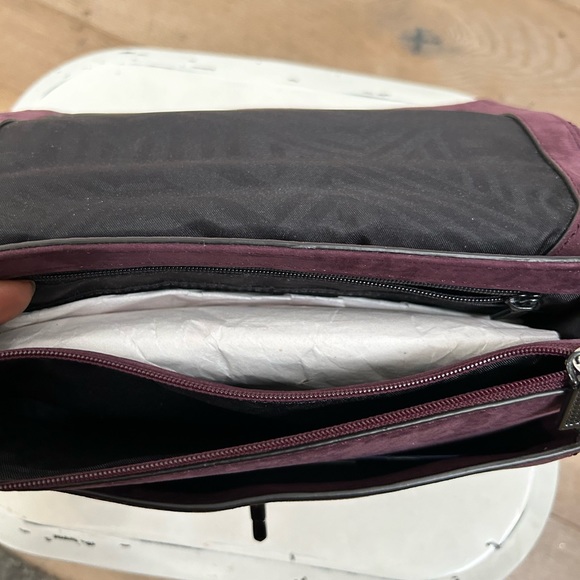 🦋SOLD🦋 Rebecca Minkoff suede crossbody bag, plum color - Picture 5 of 6